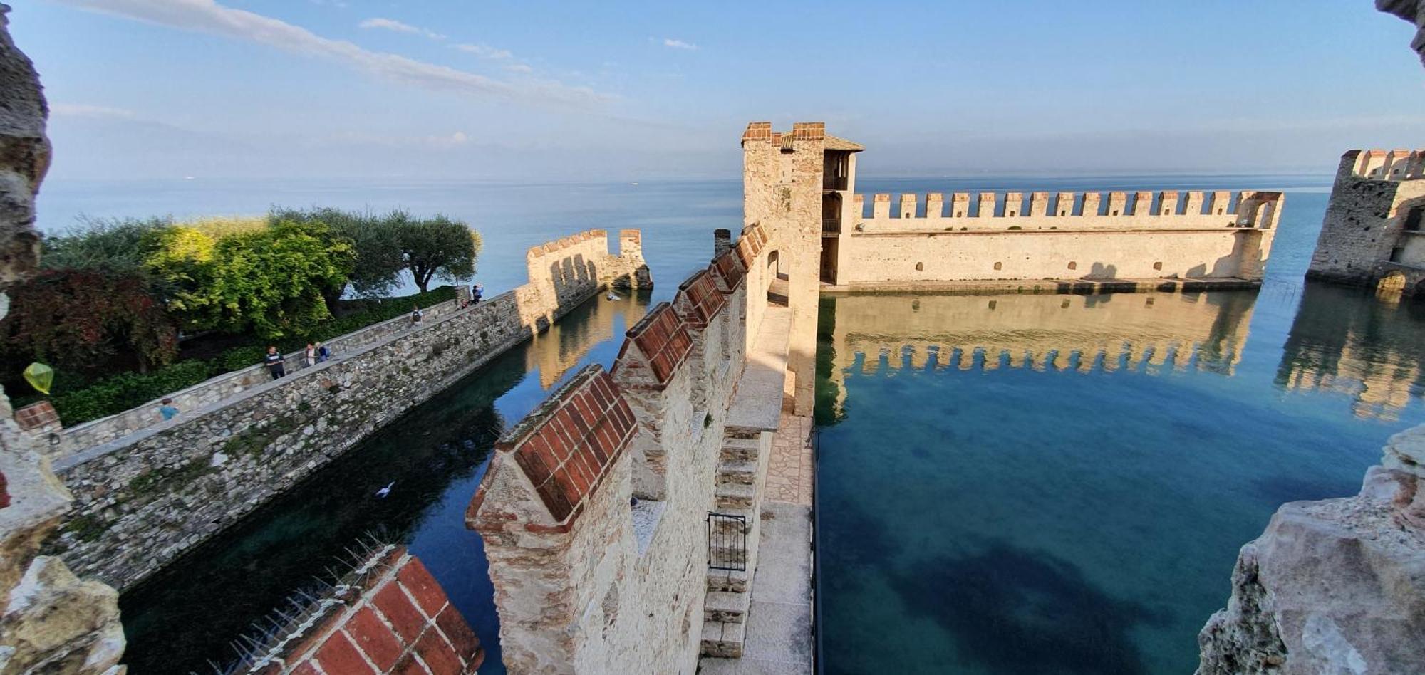 Sirmione4U - Domus By The Castle Apartment Luaran gambar
