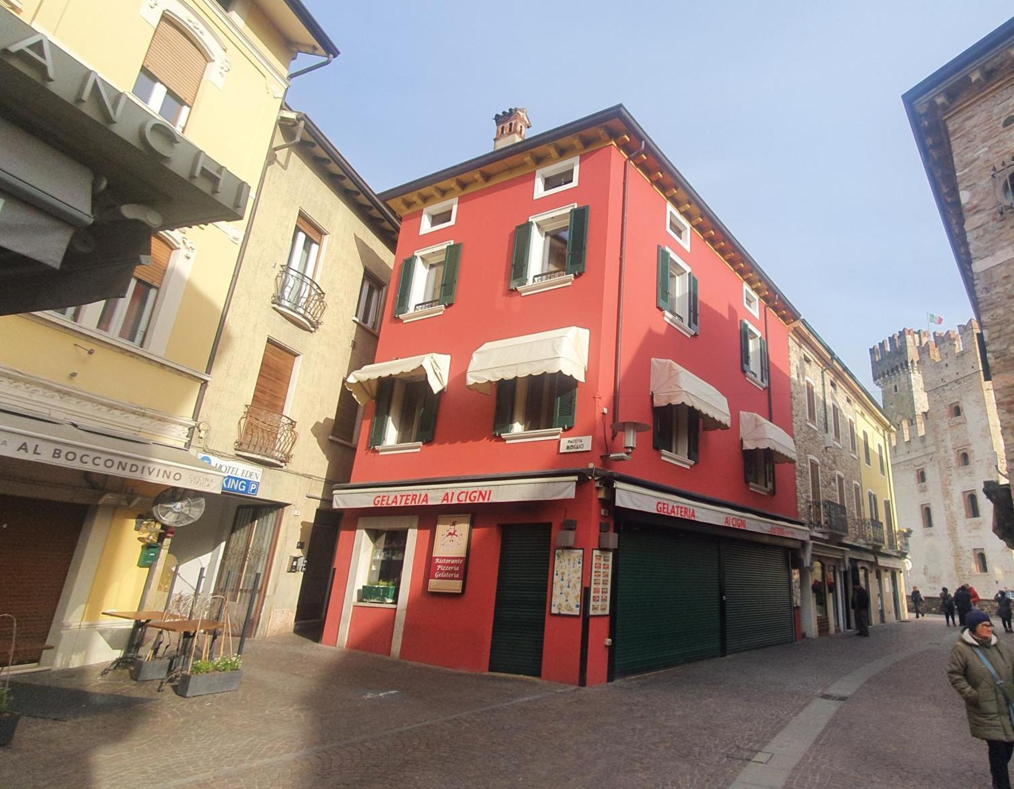 Sirmione4U - Domus By The Castle Apartment Luaran gambar