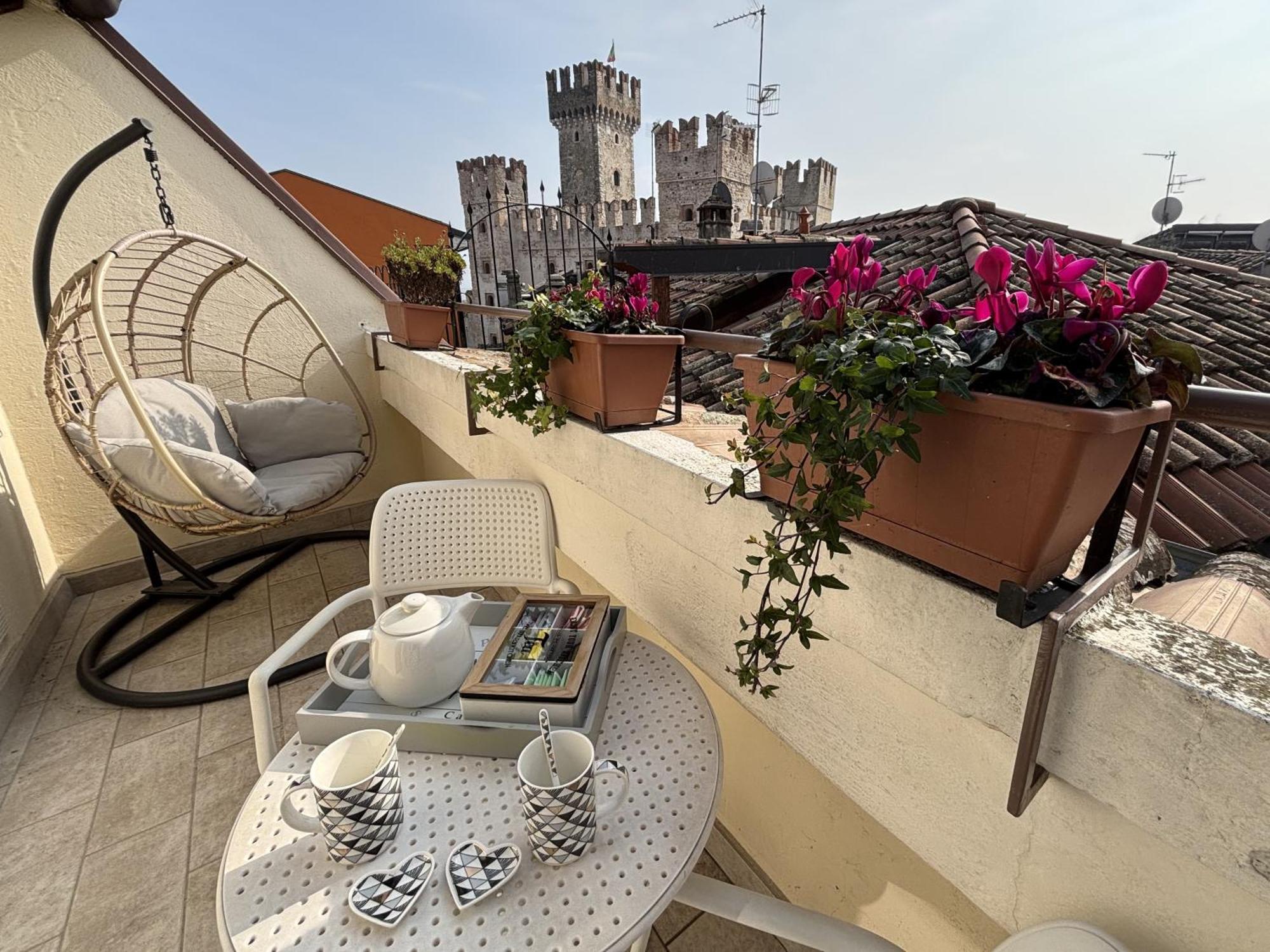 Sirmione4U - Domus By The Castle Apartment Luaran gambar